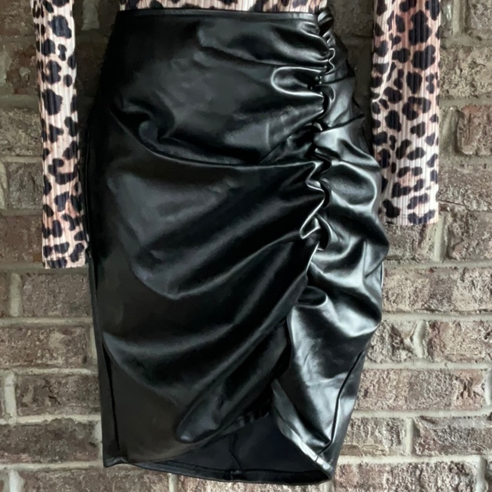 FASHION TO FIGURE SKIRT - Picture 2 of 9